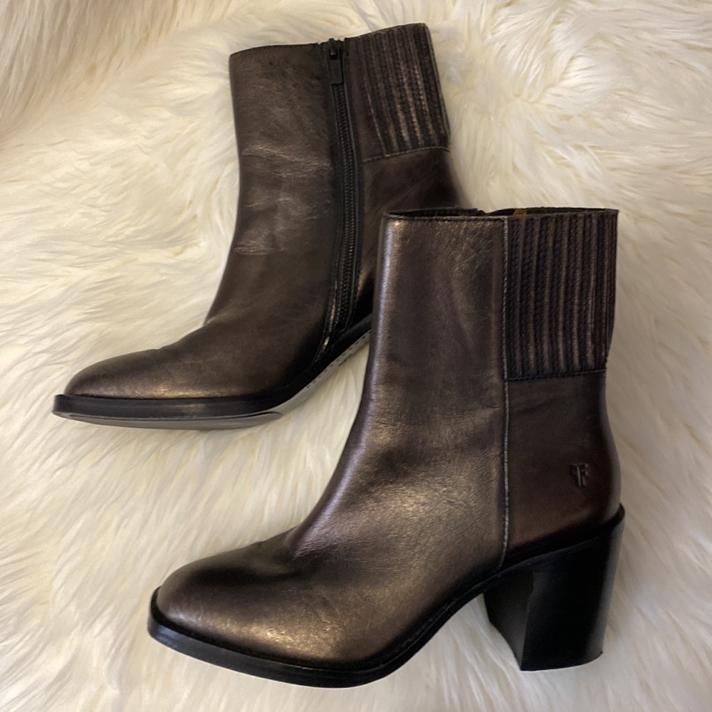 Frye Chelsea boots - Picture 3 of 11
